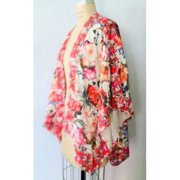 ANTHROPOLOGIE FEATHERS BY TOLANI RACCIA FLORAL SHORT KIMONO JACKET OS - Picture 5 of 8